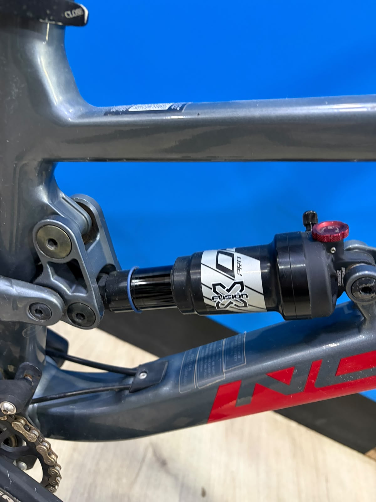 NORCO FLUID FS 4.2 GRIS ARO 24