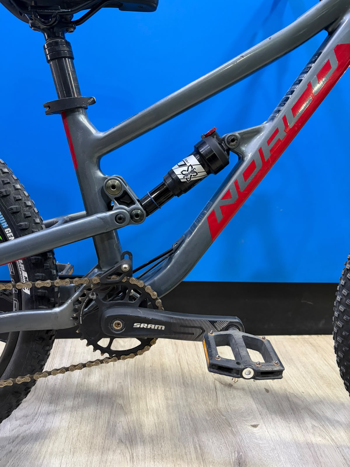 NORCO FLUID FS 4.2 GRIS ARO 24